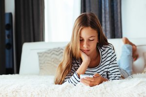 Naujos gairės, kaip paaugliams naudotis socialiniais tinklais: siūlo riboti su grožiu susijusį turinį