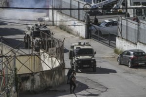 Izraelio kariai teigia Vakarų Krante nušovę du ginkluotus palestiniečius