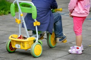 Siūlo, kad darbdaviai griežčiau tikrintų darbuotojus, teistus dėl pedofilijos