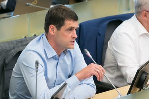 Valdantieji neatmeta, kad dėl antisemitinių pareiškimų R. Žemaitaičiui gali grėsti apkalta: sprendimas etikos sargų rankose