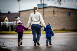 Būtina žinoti išvykus gyventi į kitą ES valstybę: išaiškino, kokias išmokas galite gauti