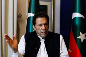 Pakistano Aukščiausiasis Teismas įsakė paleisti sulaikytą ekspremjerą I. Khaną