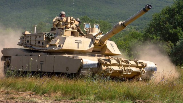 Ukraina rudenį gali tikėtis tankų „Abrams“ papildymo: JAV skelbia daranti viską, kad paspartintų pristatymą