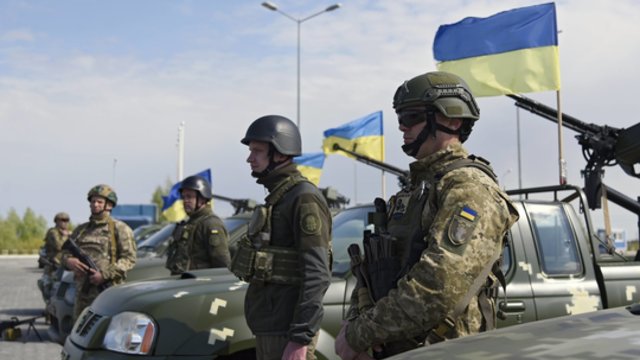 Ukrainos sausumos pajėgų vadas informavo: ties Bachmutu nuostolių patyręs priešas atsitraukė