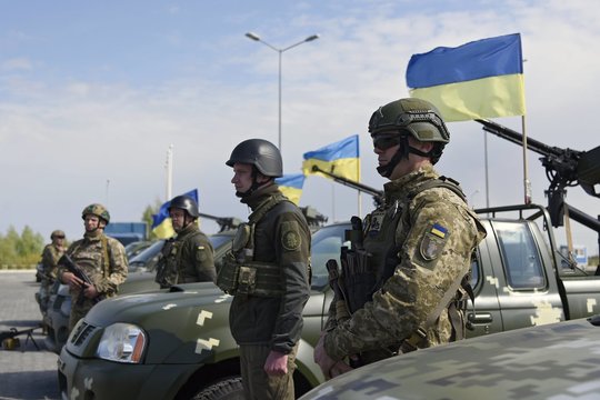 Ukrainos sausumos pajėgų vadas informavo: ties Bachmutu nuostolių patyręs priešas atsitraukė