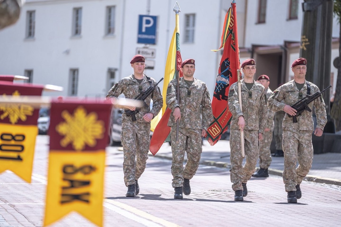  Apdovanoti iš misijos Malyje grįžę Lietuvos kariai savanoriai.<br> KAM nuotr.