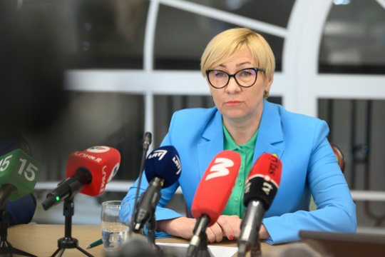 Lietuvos moksleivių sąjunga nutraukė bendradarbiavimą su J. Šiugždiniene: tikisi, kad ministrė išsklaidys kilusias abejones