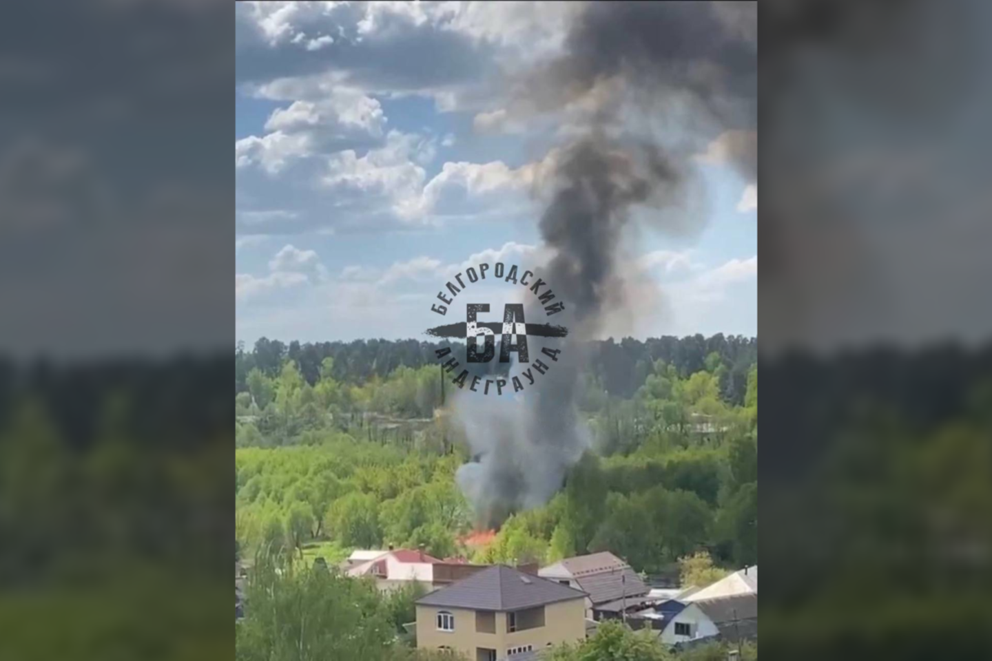 ​Briansko srities Klincų mieste, kuris yra už maždaug 50 kilometrų nuo sienos su Ukraina, nukrito sraigtasparnis, praneša UNIAN.<br>„Twitter“ nuotr.