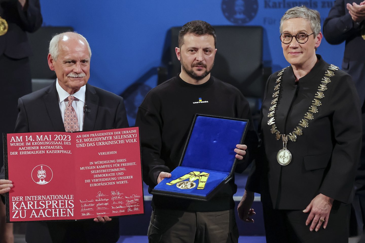 V. Zelenskiui Vokietijoje įteiktas Karolio Didžiojo apdovanojimas už nuopelnus Europai. <br>EPA-ELTA nuotr.