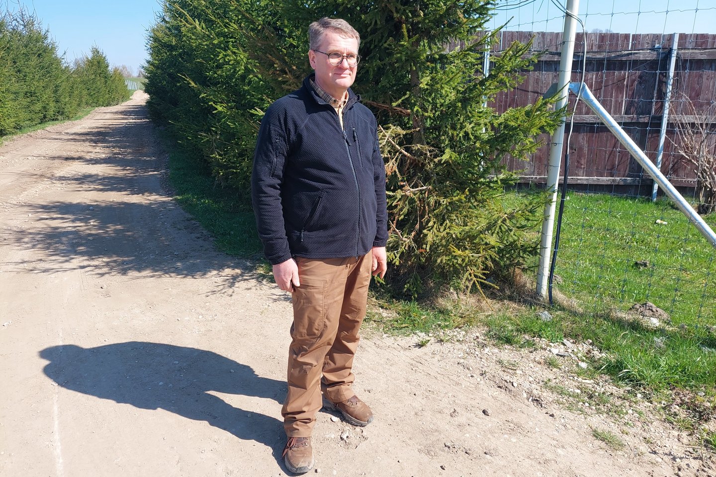 Audronis yra Lietuvos elnių augintojų asociacijos prezidentas, o savo elnyną maždaug prieš 15 metų įkurdino Molėtų rajone.<br>Audronio elnyno nuotr.
