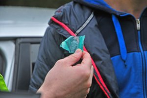 Pareigūnams įkliuvo vilnietis su 82 folijos lankstinukais pilnais kvaišalų