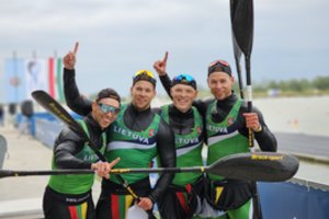 Tris medalius Vengrijoje iškovoję Lietuvos baidarininkai pasaulio taurės varžybose užėmė 7-ąją vietą