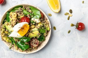 Avokadų ir bolivinių balandų salotos: maistinga, sveika ir gardu