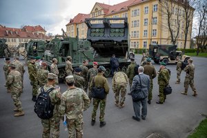 Lenkija gavo pirmąsias raketų sistemas HIMARS ir dislokuos jas prie Rusijos sienos