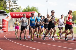 Rekordinis tempas atnešė pergales: „Vilnius 5000“ laimėjo Diana Banienė ir Robertas Vališauskas