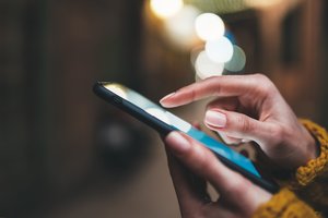 Rekordiškai auga SMS siuntimas – bet ne tarp žmonių