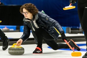 Pirmąją Lietuvos kerlingo asociacijos taurę iškovojo „Skipo“ moterys