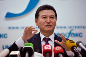 Šachmatų federacijos prezidento iš Rusijos K. Iliumžinovo kliedesiai – buvo pagrobtas geltonų ateivių 