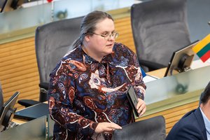 Seimas svarstys siūlymą įpareigoti VRK vadovus ir narius turėti leidimą dirbti su įslaptinta informacija