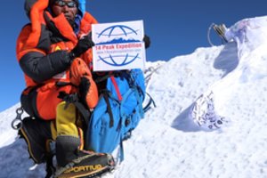Įspūdingas pasiekimas: Nepalo kalnų gidas įkopė į Everestą rekordinį 27 kartą