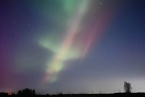 Pakelti galvą į dangų: pristatoma unikali naktinės fotografijos galerija, daryta išmaniuoju telefonu