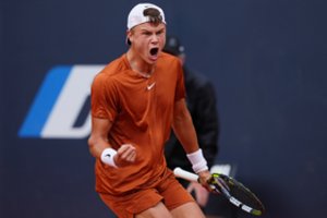 H. Rune antrą kartą iš eilės įveikė N. Džokovičių