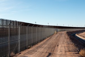 JAV Teksaso valstijos sulaikymo centre mirė 8 metų migrantė