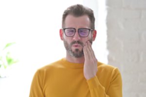 Dantų skausmo nemalšina net vaistai? Savaime nepraeis, bus tik blogiau