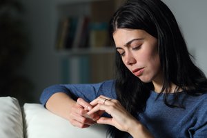 Buvusiojo elgesys moteriai kelia klausimų: „Mano tėvai nesupranta, kam čia žaisti tokius žaidimus?“