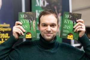 Lietuvą apvažiavęs knygos „Mokytojas“ autorius: „Mokyklos laikosi ant veteranų pečių“ 