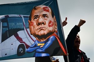 Buvęs Italijos premjeras S. Berlusconi po šešių savaičių paleistas iš ligoninės