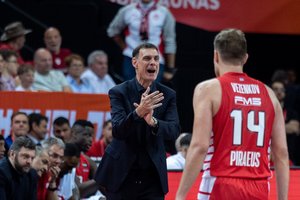 Sirgaliams nusilenkęs G. Bartzokas žvelgė į įspūdingą kėlinį: „Tikrai saldu“