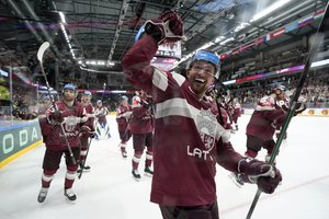 Latvijos ledo ritulininkai pasaulio čempionate iškovojo trečią pergalę iš eilės 
