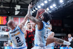 Vilniuje – kontrastingas LKL pusfinalio startas: toli pabėgęs „Rytas“ vos atsilaikė prieš Jonavos „CBet“