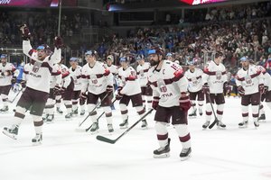 Latvijos ledo ritulininkai įsibėgėjo ne juokais – triuškino Kazachstaną ir laimėjo ketvirtą kartą iš eilės