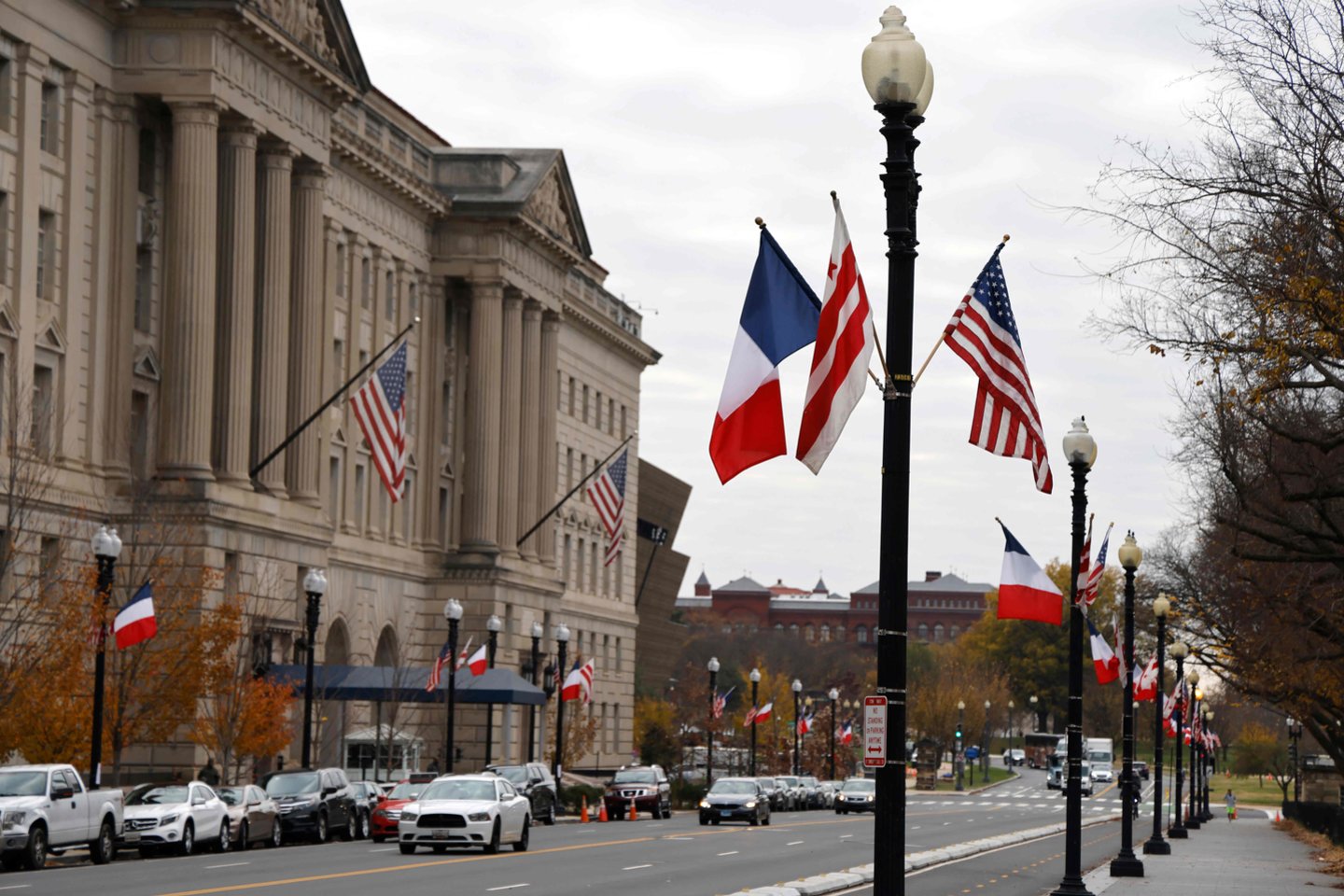 JAV ir Prancūzijos vėliavos, Vašingtonas.<br>AFP/Scanpix asociatyvi nuotr.