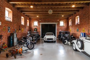 Šeimos eksponuojami „perliukai“ persmelkti istorija – ateičiai net turi mintį jais pavėžinti turistus