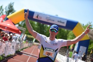 Jubiliejinė bėgimo fiesta Marijampolėje baigėsi V. Ramanausko ir V. Stašauskaitės triumfu