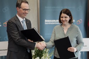 G. Skaistė ir Šveicarijos ambasadorius pasirašė sutartį dėl 53 mln. eurų finansinio įnašo Lietuvai