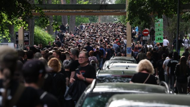 „Rammstein“ koncerto dieną – milžiniškos spūstys: išvyskite nusidriekusią gerbėjų minią