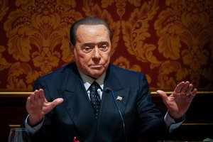 S. Berlusconi nori toliau vadovauti partijai nepaisydamas amžiaus ir ligų
