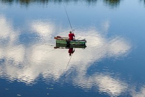 Nuo pareigų nušalinami du neteisėta žvejyba kaltinami AAD pareigūnai