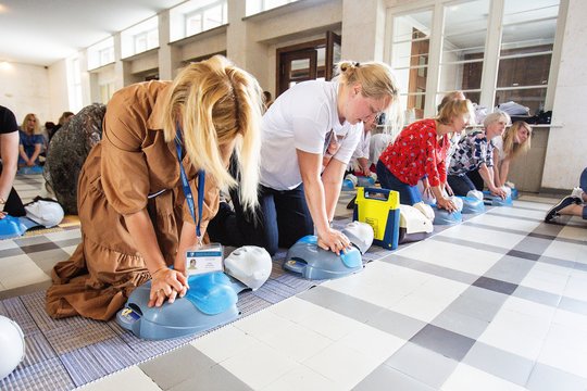 Pradinio gaivinimo kursai Kauno klinikose: apmokytas nemedicininis personalas