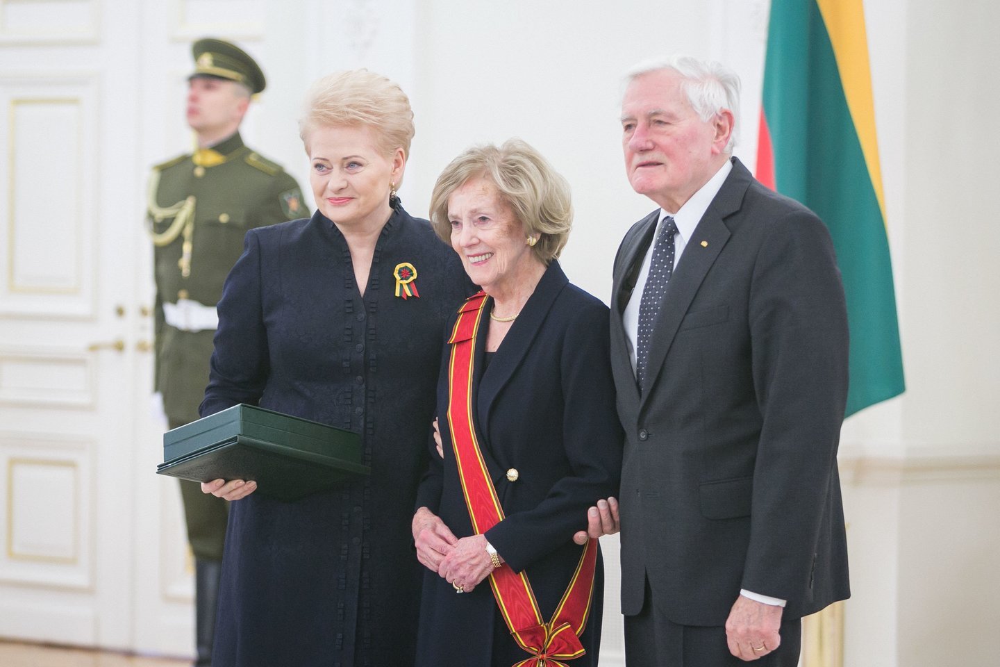 Valstybės apdovanojimų įteikimo ceremonija Alma Adamkienė<br>T.Bauro nuotr.