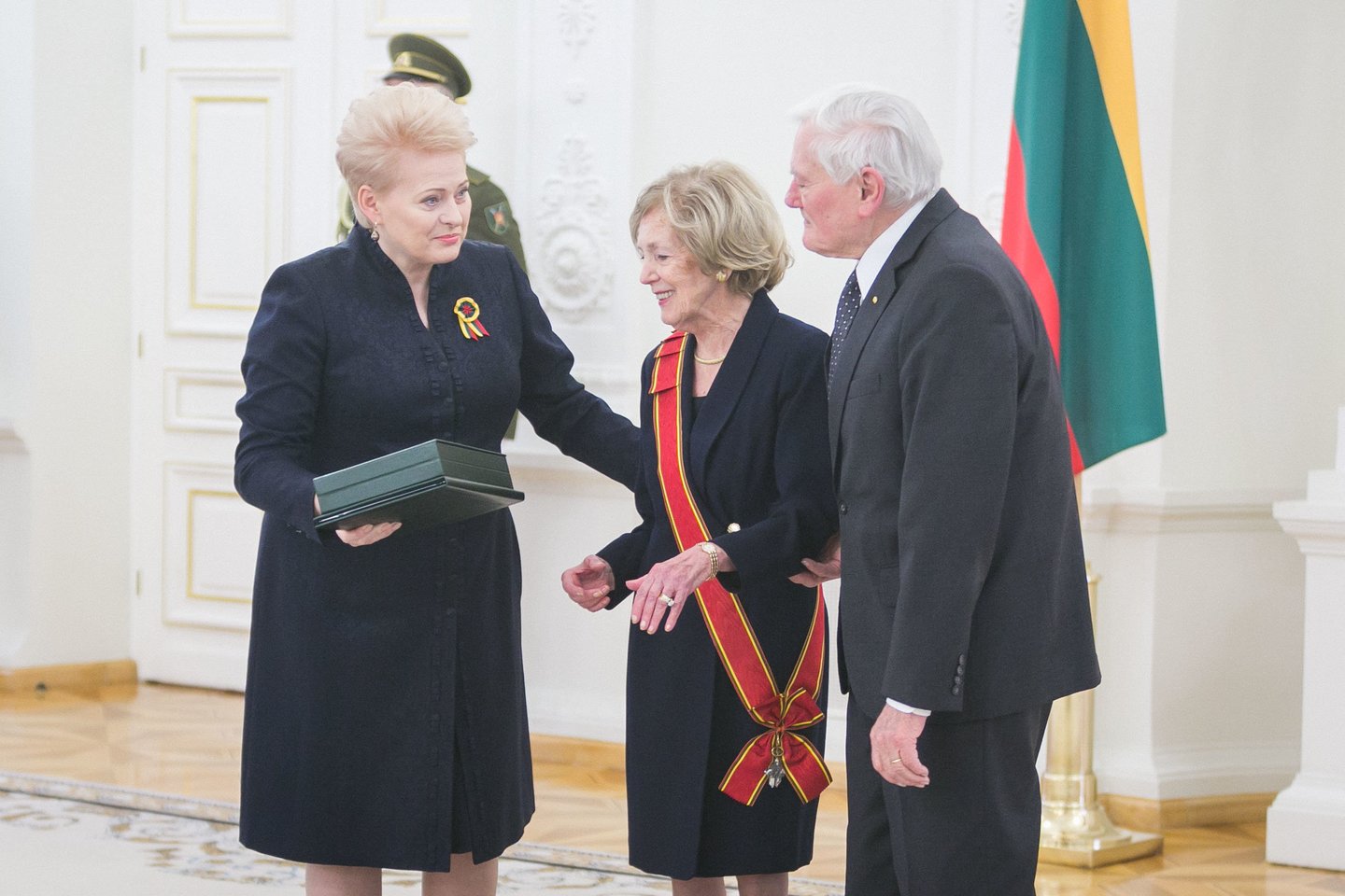 Valstybės apdovanojimų įteikimo ceremonija Alma Adamkienė<br>T.Bauro nuotr.