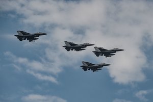 Palygino „F-16“ ir „MiG-29“ naikintuvus: senesnis yra geresnis?