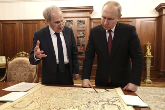 Rusijos Konstitucinio Teismo pirmininkas Valerijus Zorkinas ir V. Putinas.