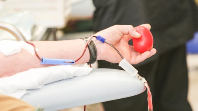 Kraujo donacijos centrai šaukiasi pagalbos: atšilus orams ypač sumažėjo donorų