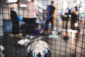 Sėkmę jaunųjų inžinierių čempionate moksleiviams atnešė limonadas, dronas ir originalios konstrukcijų istorijos