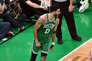 Žingsniu arčiau istorijos: „Boston Celtics“ antrąkart paeiliui įveikė „Miami Heat“